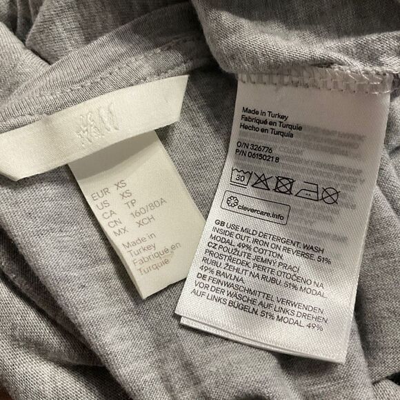 H&M Gray Silver Palm Tree Print Short Sleeve Top XS - Picture 4 of 5